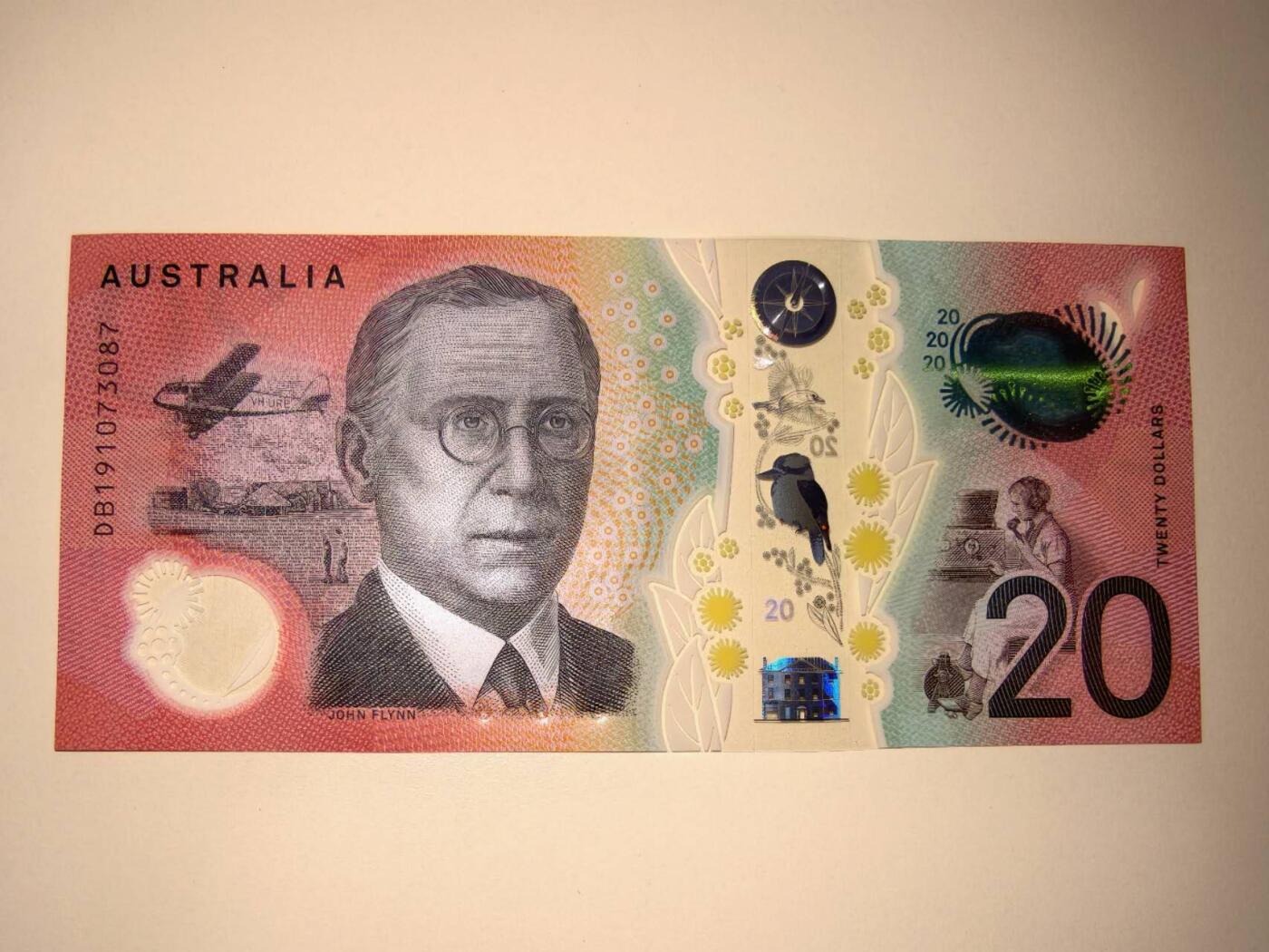 春节钱币瓷器清货捡漏拍场 澳大利亚新版明亮版20元，全新UNC一张，很漂亮