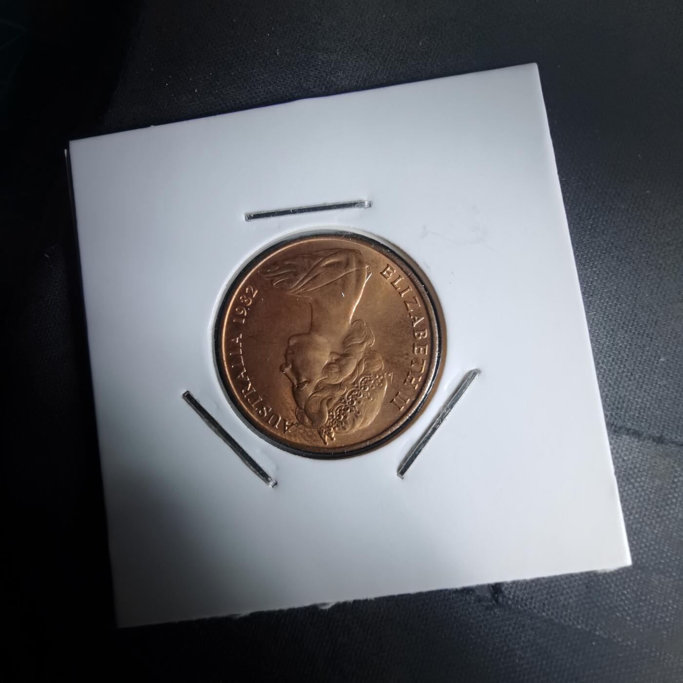 沼泽如烟--第987场 英国1982年2便士