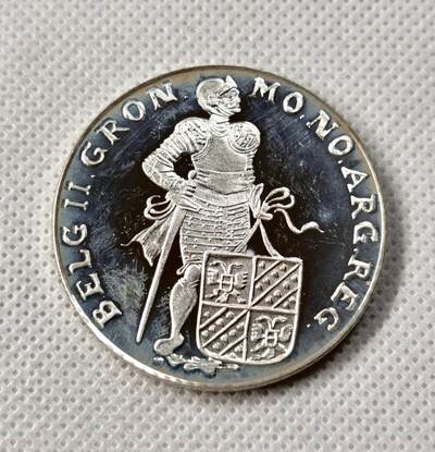 甄臻铺-世界币章拍卖（第49期）精品场拍品征集中，送拍享返佣金等优惠多多 - 1994荷兰站人银币，28.1g