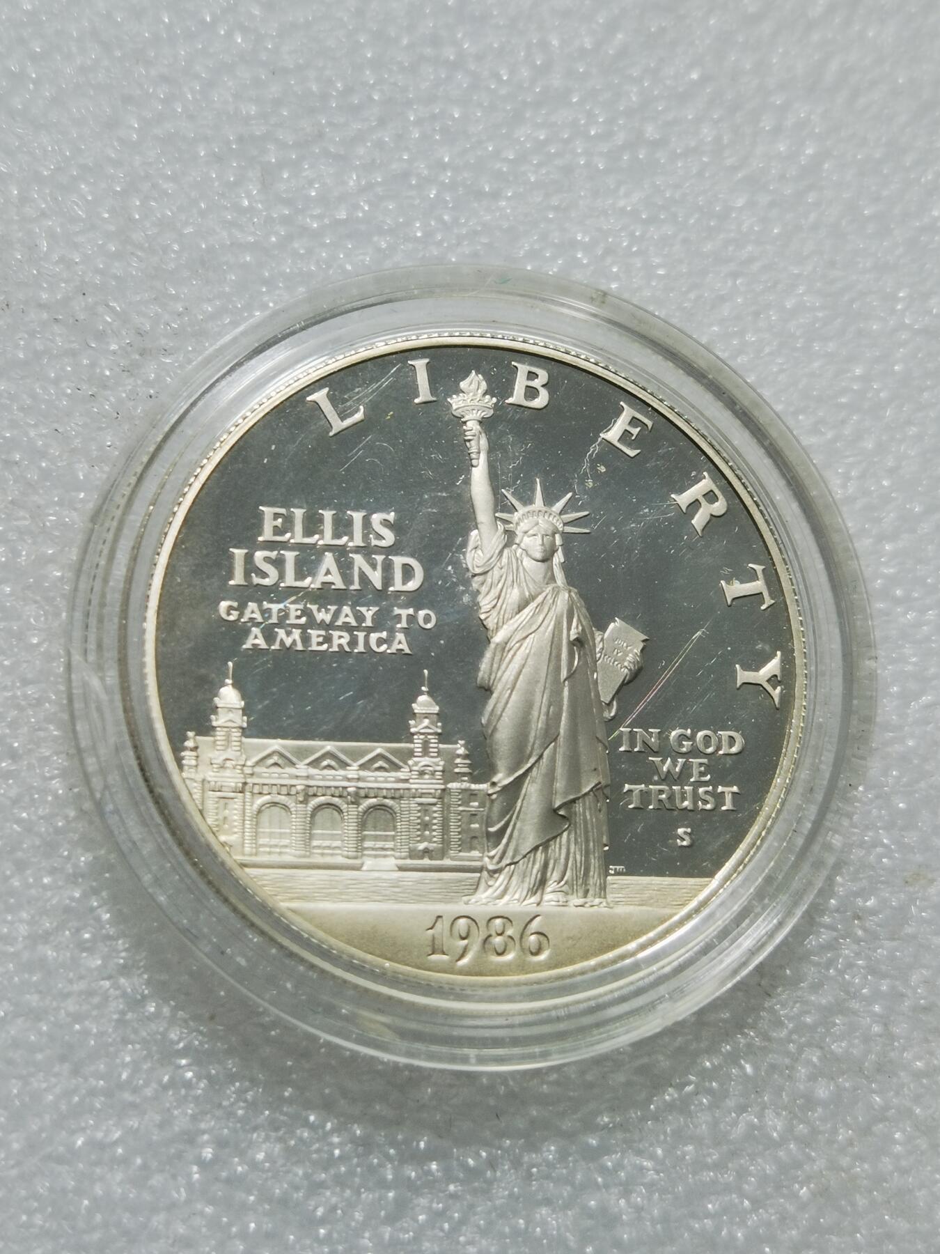 天下钱庄专场欢迎参拍 美国自由女神一美元银币，26.7克90银