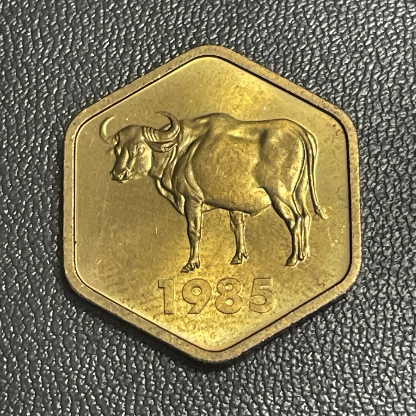 回流0207 日本造币局1985 年（昭和60年）牛年六角形纪念章