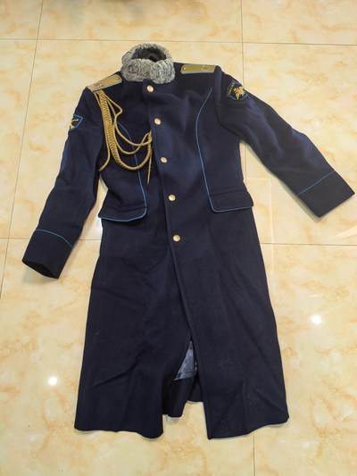 盛世勋华——号角文化勋章邮票专场拍卖第304期 - 俄罗斯空天军第1488防空火箭团仪仗队大衣 肩宽50胸围105衣长120袖长69(手工量) 带厂标和尺码标