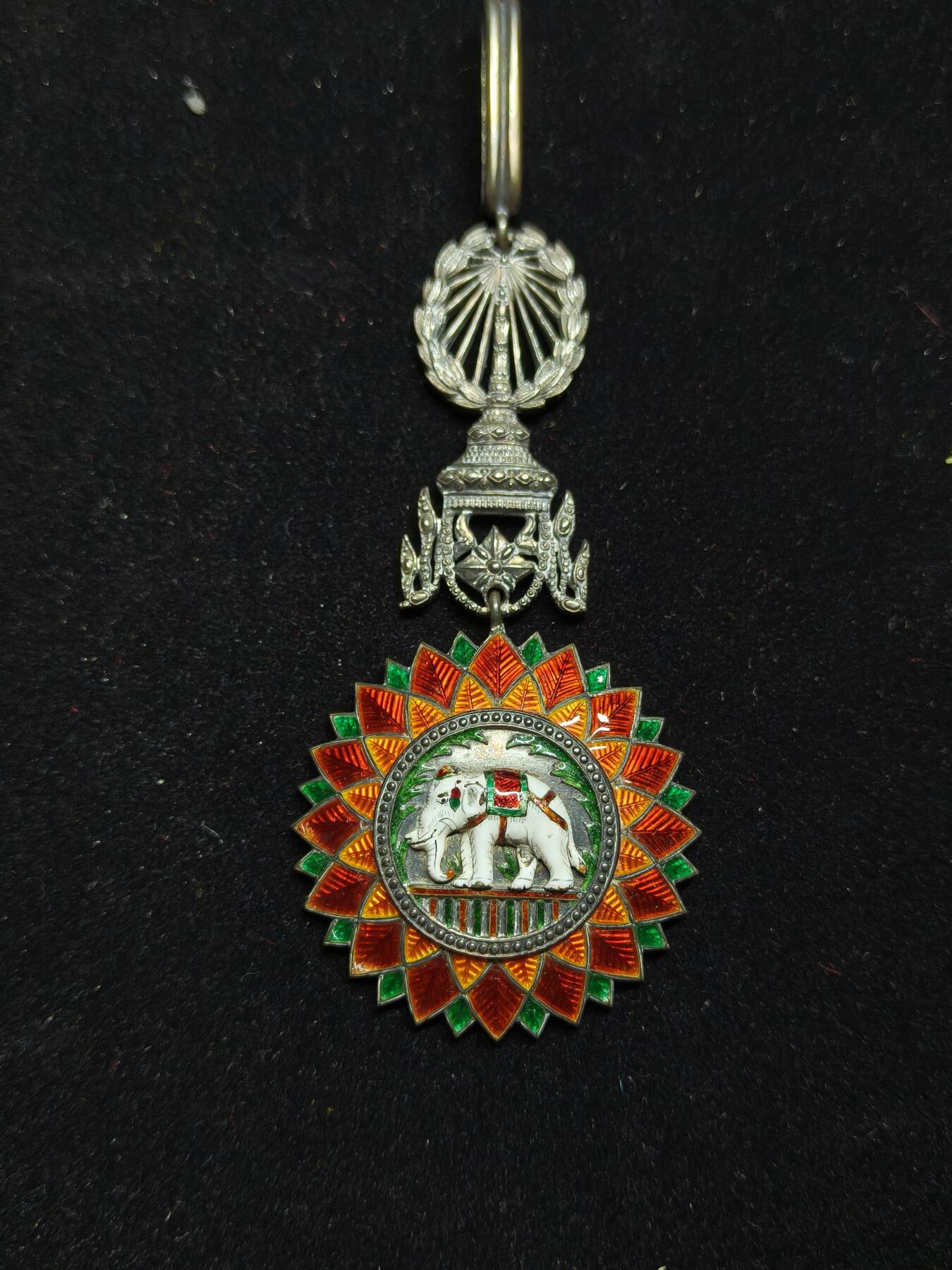 2026新年第一场  英国伦敦代工暹罗王国时期指挥官级白象勋章 早期勋章严格限制人数 非常罕见 距今一百多年珐琅保存较好