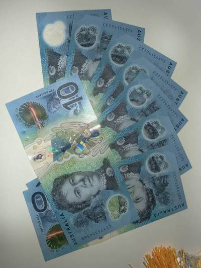 春节钱币瓷器清货捡漏拍场 - 澳大利亚新版明亮版10元塑料钞 全新UNC连号8张