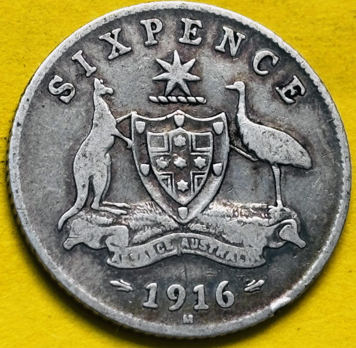 【金马踏春，泉马奔腾】2026 年新年贺岁场，（定于年初五接财神截拍）祝各位老板马到成功，马上有钱，愿岁岁平安喜乐顺遂 1916 年英属澳大利亚乔治五世 6 便士银币 M 版，2.8 克 925 银