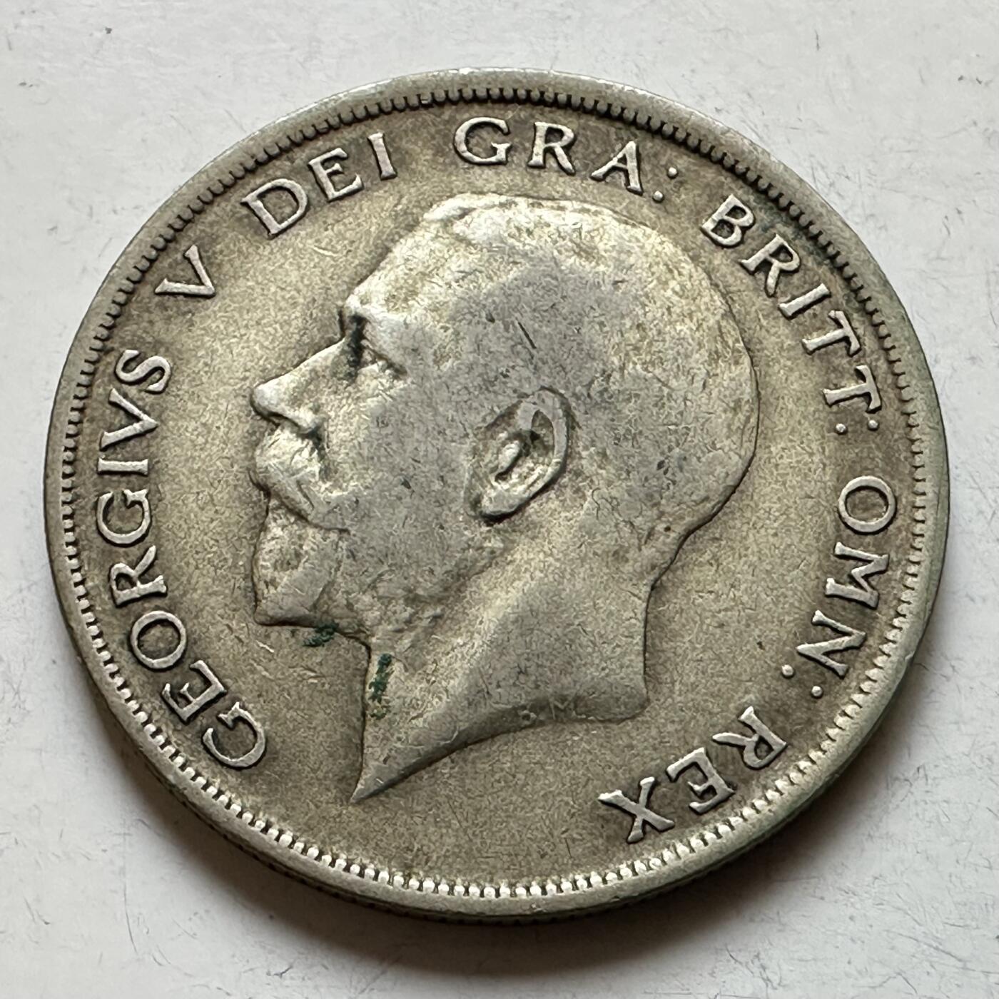 🌹外币初藏🌹🐯2026年第17场 快递将在12号停运 年前需发货的抓紧 ，年后正月十五恢复发货 英国1920年1/2克朗银币 14.1克50%银