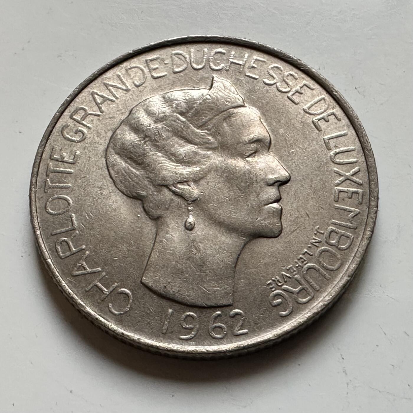 🌹外币初藏🌹🐯2026年第17场 快递将在12号停运 年前需发货的抓紧 ，年后正月十五恢复发货 卢森堡1962年5法郎