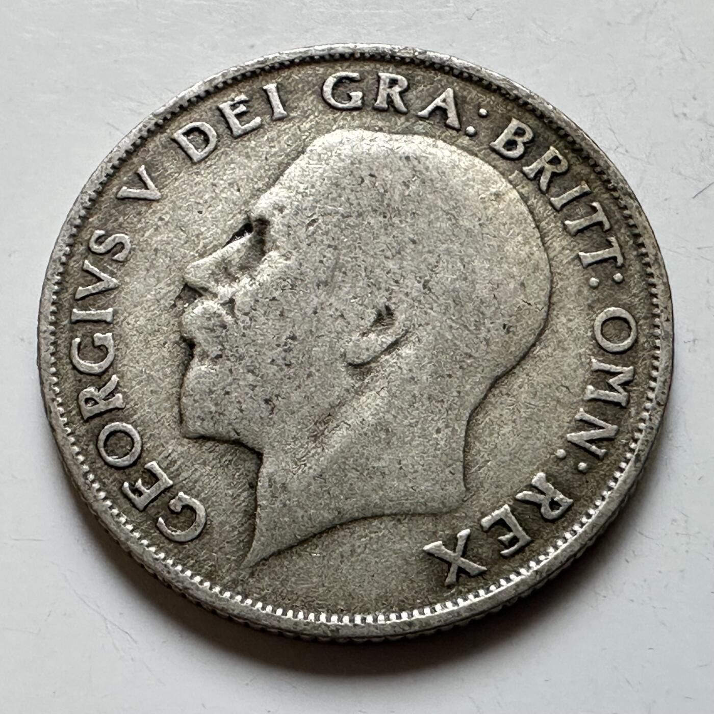 🌹外币初藏🌹🐯2026年第17场 快递将在12号停运 年前需发货的抓紧 ，年后正月十五恢复发货 英国1920年一先令银币 5.65克50%银