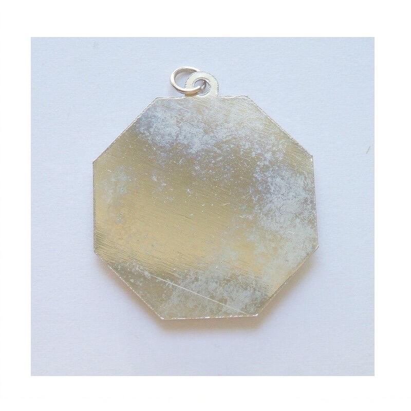 【旋风钱币】2月7日19:00准时开拍 精美欧洲币章、银币银章、第三帝国钱币等 全场包邮！ 纯手工 英国伊丽莎白 镀银高浮雕精制八角六边形币章吊坠 35MM