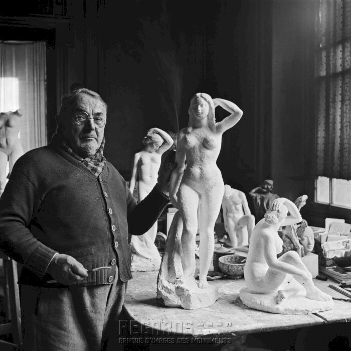 「木头集藏」“ 新岁撷珍”——章牌精品专场！ Louis Dejean～法国SAMF协会20号作品铜章“春天”，MS63 ，法兰西章牌之友协会（SAMF）1903年发行，直径：60mm，铜章发行量仅132枚，边铭：丰饶角BRONZE 火蝾螈 限量编号174。 路易·德让是法国著名雕塑家，创作了多座纪念碑和众多大型装饰雕塑，其小型雕塑作品被各大博物馆收藏。路易·德让尤其擅长人体，他为数不多的几件章牌作品都是人体章。最后几张图片是他的雕塑作品。