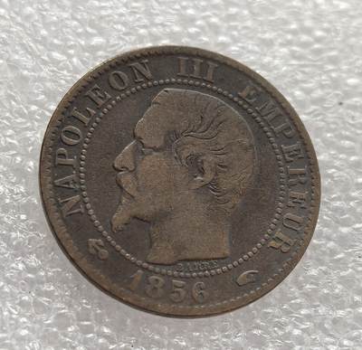 外国优质老铜币高银银币，周六九点倒数截拍，满百包邮，持续收拍，年后发货 - 法国1856 年5 生丁铜币，属于法兰西第二帝国拿破仑三世时期的流通货币。当时法国正处于工业革命与殖民扩张的鼎盛阶段，该币以拿破仑三世头像与帝国鹰徽为设计，见证了拿破仑三世巩固皇权、推动经济发展的历史，是第二帝国时期法国货币体系的重要遗存。