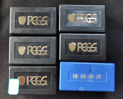 甄臻铺-世界币章拍卖（第49期）精品场拍品征集中，送拍享返佣金等优惠多多 - PCGS10枚评级币收纳盒5个，保粹10枚评级币收纳盒1个