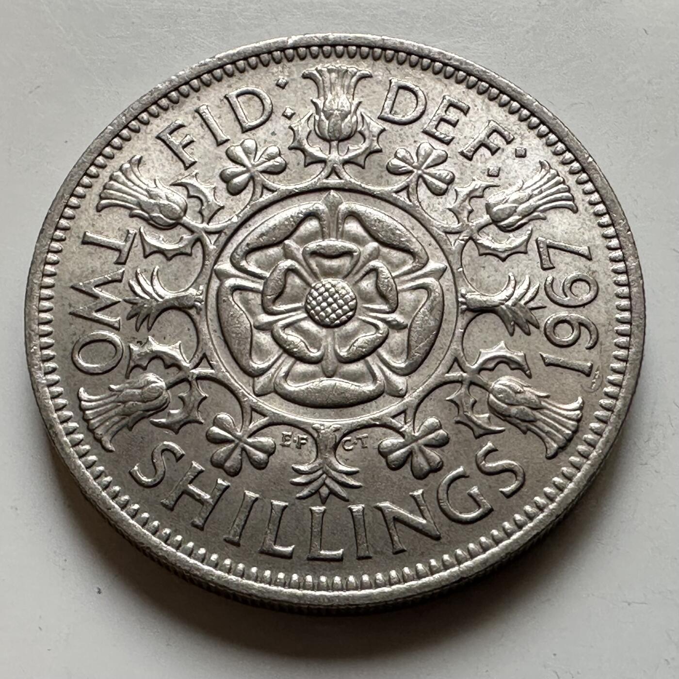 🌹外币初藏🌹🐯2026年第17场 快递将在12号停运 年前需发货的抓紧 ，年后正月十五恢复发货 英国1967年2先令