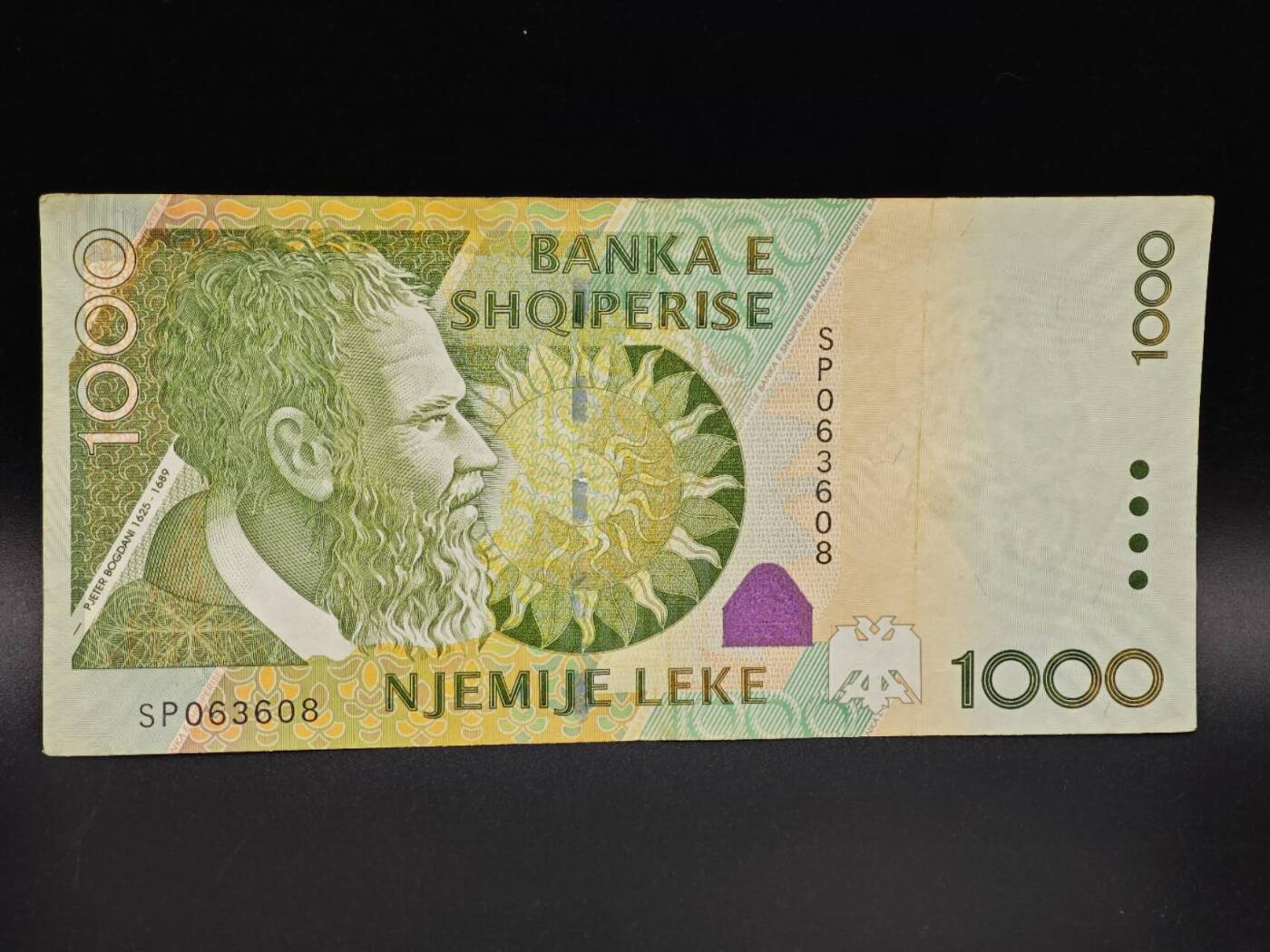 【淘币小摊】实时拍第八百六十五拍   纸币场    年前最后一周之前预留预留8号9号全部发出请更换最新收货地址不方便收货的请勿参拍或者顺丰到付 阿尔巴尼亚1000列克纸币【有折】