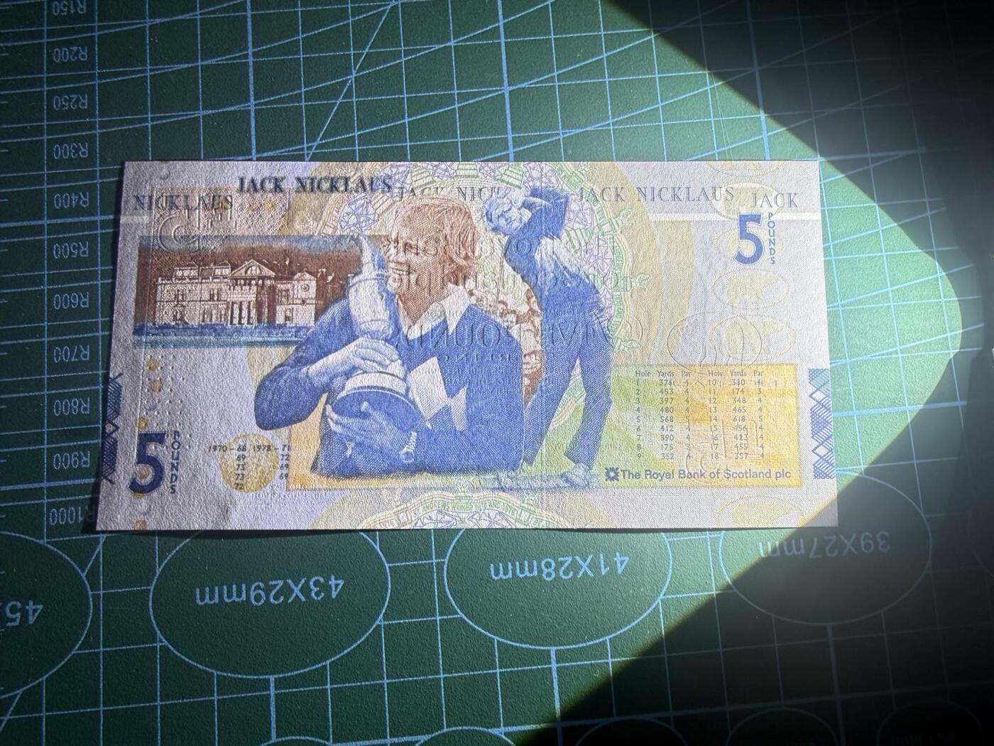 【炜奕收藏】，第五十九期，苏格兰多时期钞票，年前最后一期，拍后所有寄存物品将寄出 2005年苏格兰皇家银行5镑纪念钞，UNC品相，号码无47