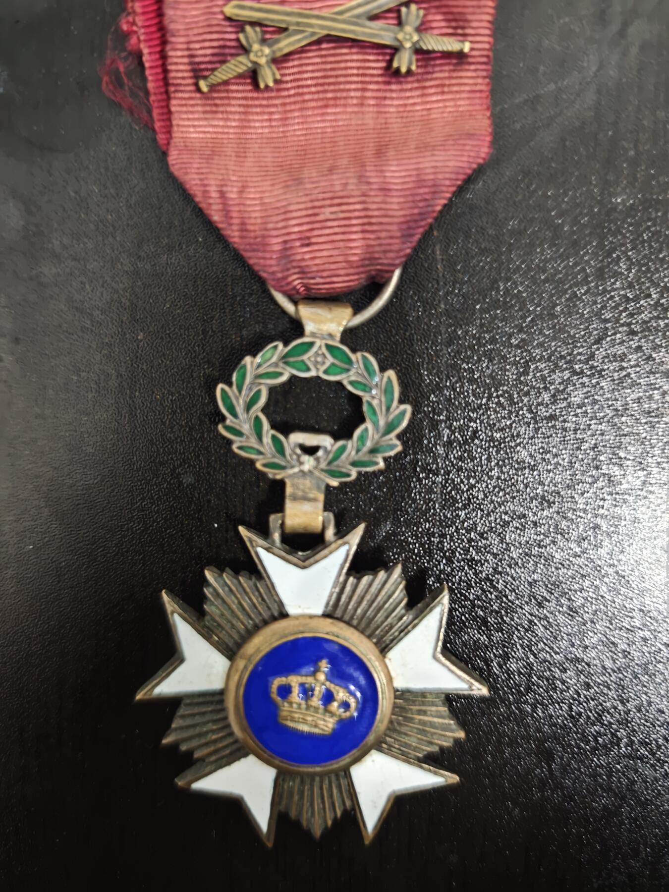 勋章杂货 比利时王冠勋章带双剑勋饰