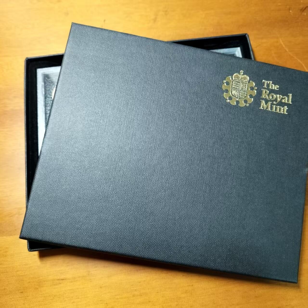 长老汇蛇年精选第九十八场拍卖 2011英国14枚精制套币，盒证齐全，带少见白色外包装