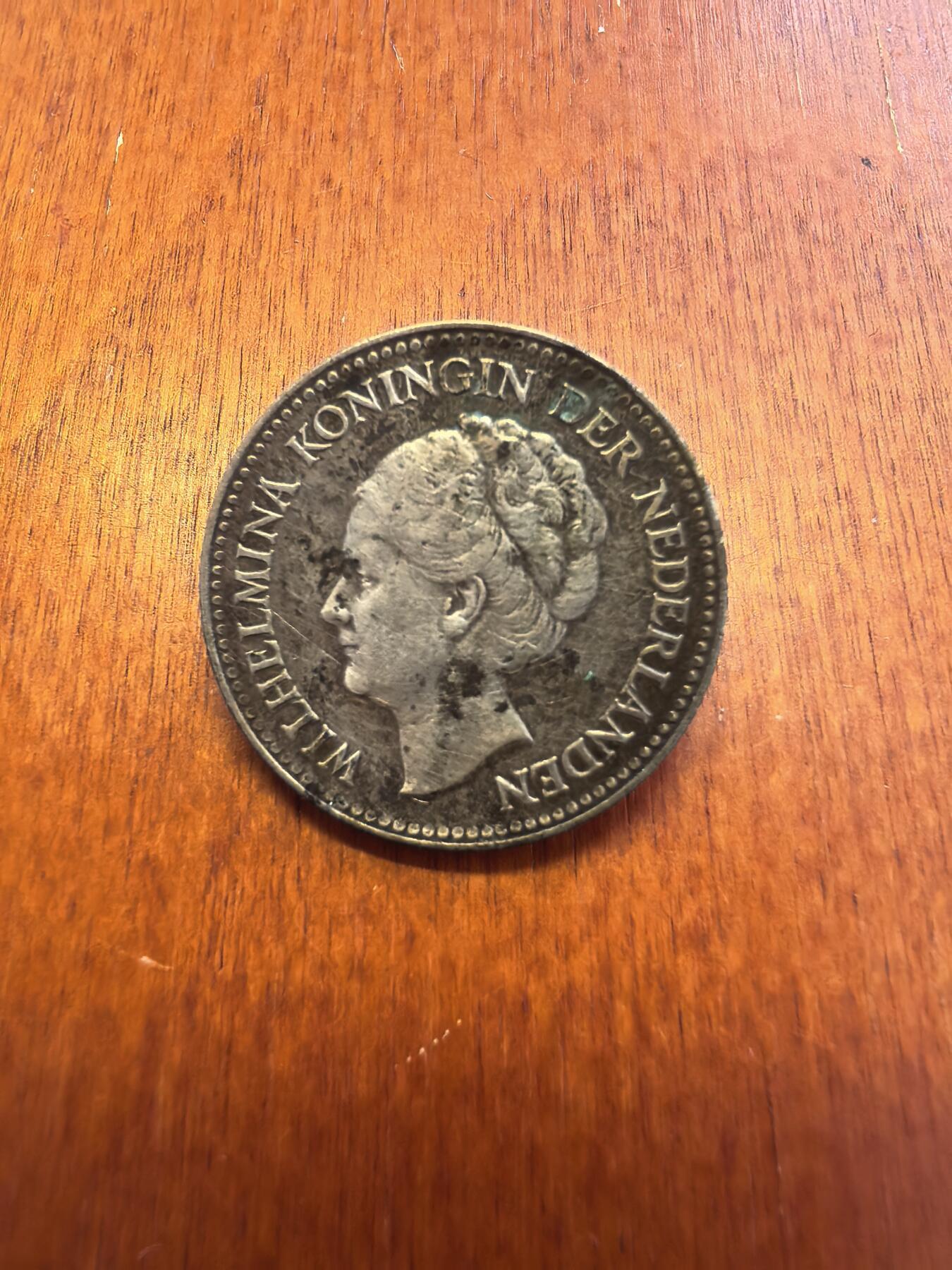 长老汇蛇年精选第九十八场拍卖 1929荷兰威廉明娜1/2盾银币，5克720银，带别针，克书价高