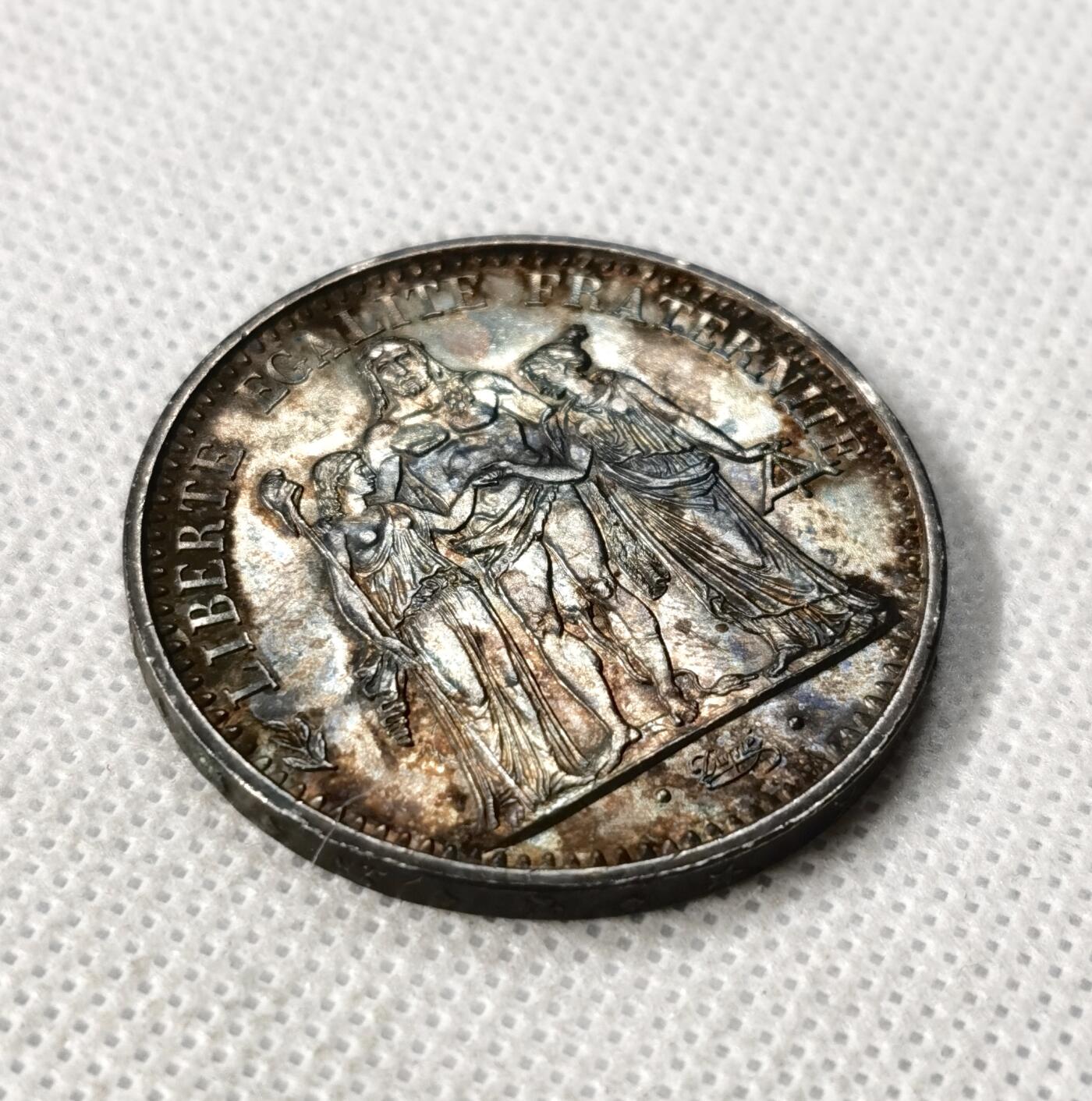 甄臻铺-世界币章拍卖（第49期）精品场拍品征集中，送拍享返佣金等优惠多多