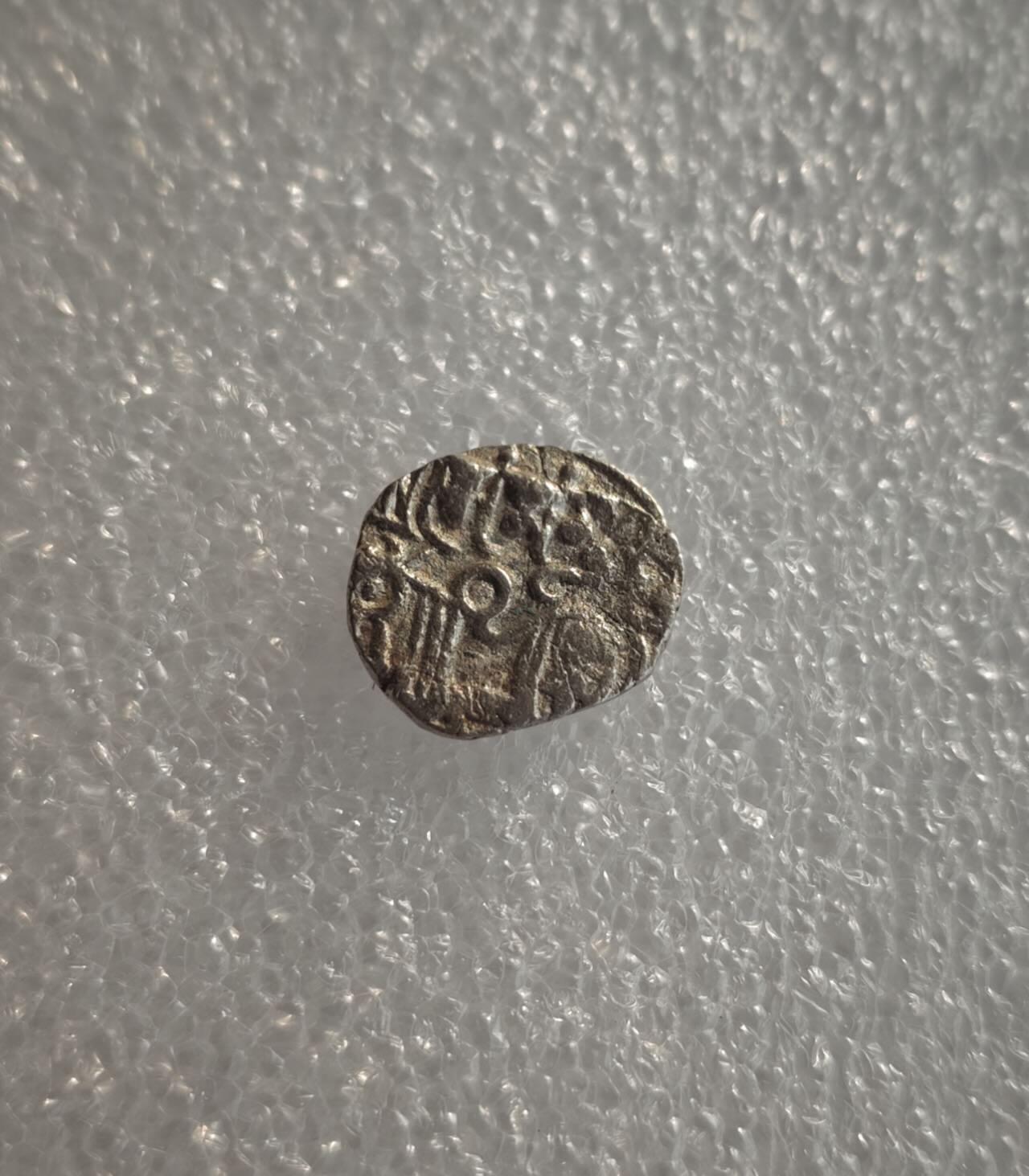 瓶子🏺第228期拍卖会  公元850-900年沙希王朝牛瘤骑士打制银币