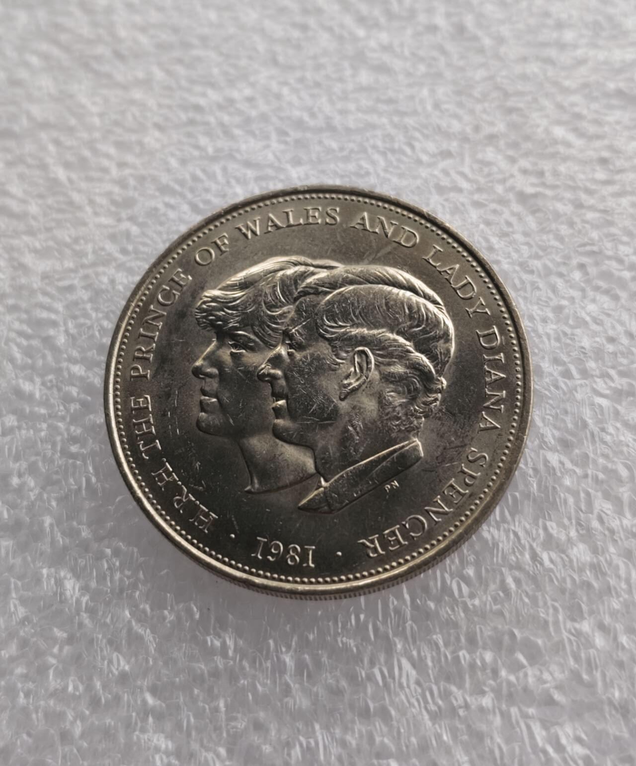 瓶子🏺第228期拍卖会  1981年英国查尔斯王子大婚纪念克朗币