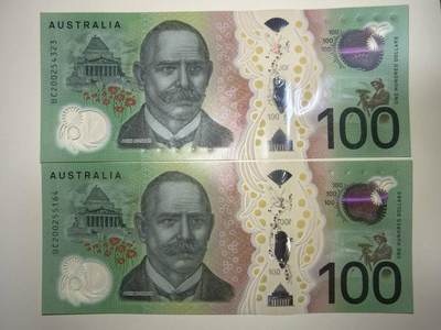 春节钱币瓷器清货捡漏拍场 - 澳大利亚新版100元塑料钞，全新UNC不连号两张，非常漂亮