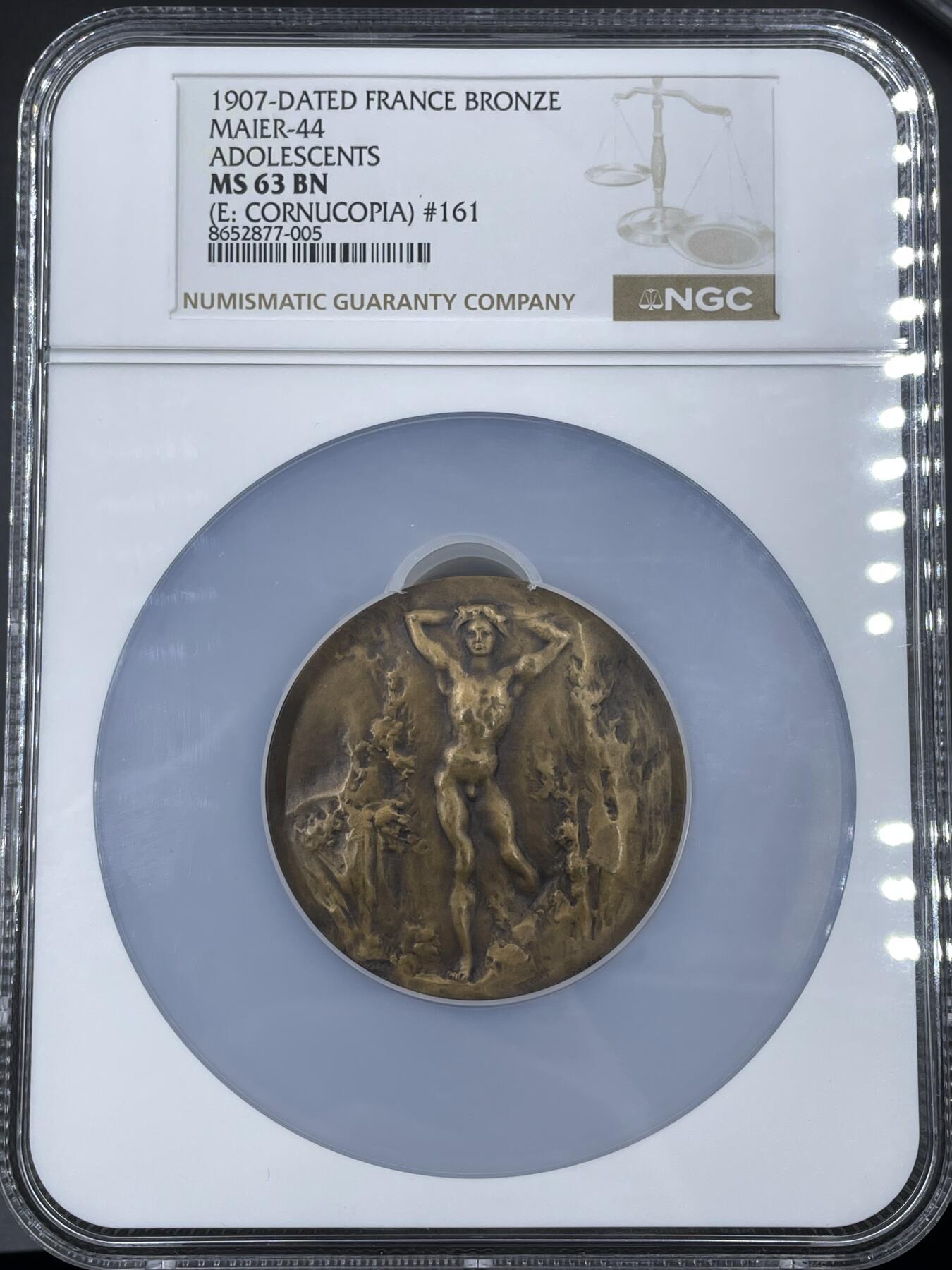 「木头集藏」“ 新岁撷珍”——章牌精品专场！ Louis Dejean～法国SAMF协会44号作品铜章“少男少女”，MS63 ，法兰西章牌之友协会（SAMF）1907年发行，直径：57mm，铜章发行量仅109枚，边铭：丰饶角BRONZE 火蝾螈 限量编号161。品相非常棒，评分明显偏低。  路易·德让是法国著名雕塑家，创作了多座纪念碑和众多大型装饰雕塑，其小型雕塑作品被各大博物馆收藏。