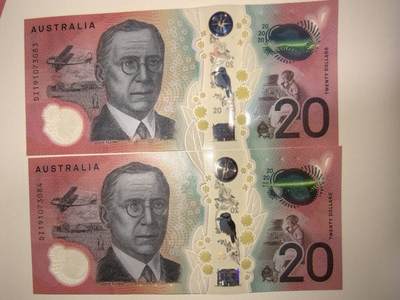 春节钱币瓷器清货捡漏拍场 - 澳大利亚新版明亮版20元，全新UNC连号两张，很漂亮