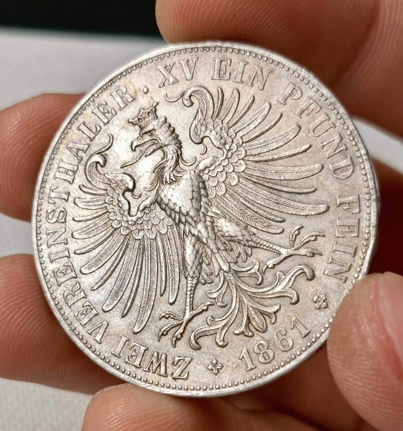 甄臻铺-世界币章拍卖（第49期）精品场拍品征集中，送拍享返佣金等优惠多多 1861年法兰克福少女泰勒，55-58的品相，好包浆老味道