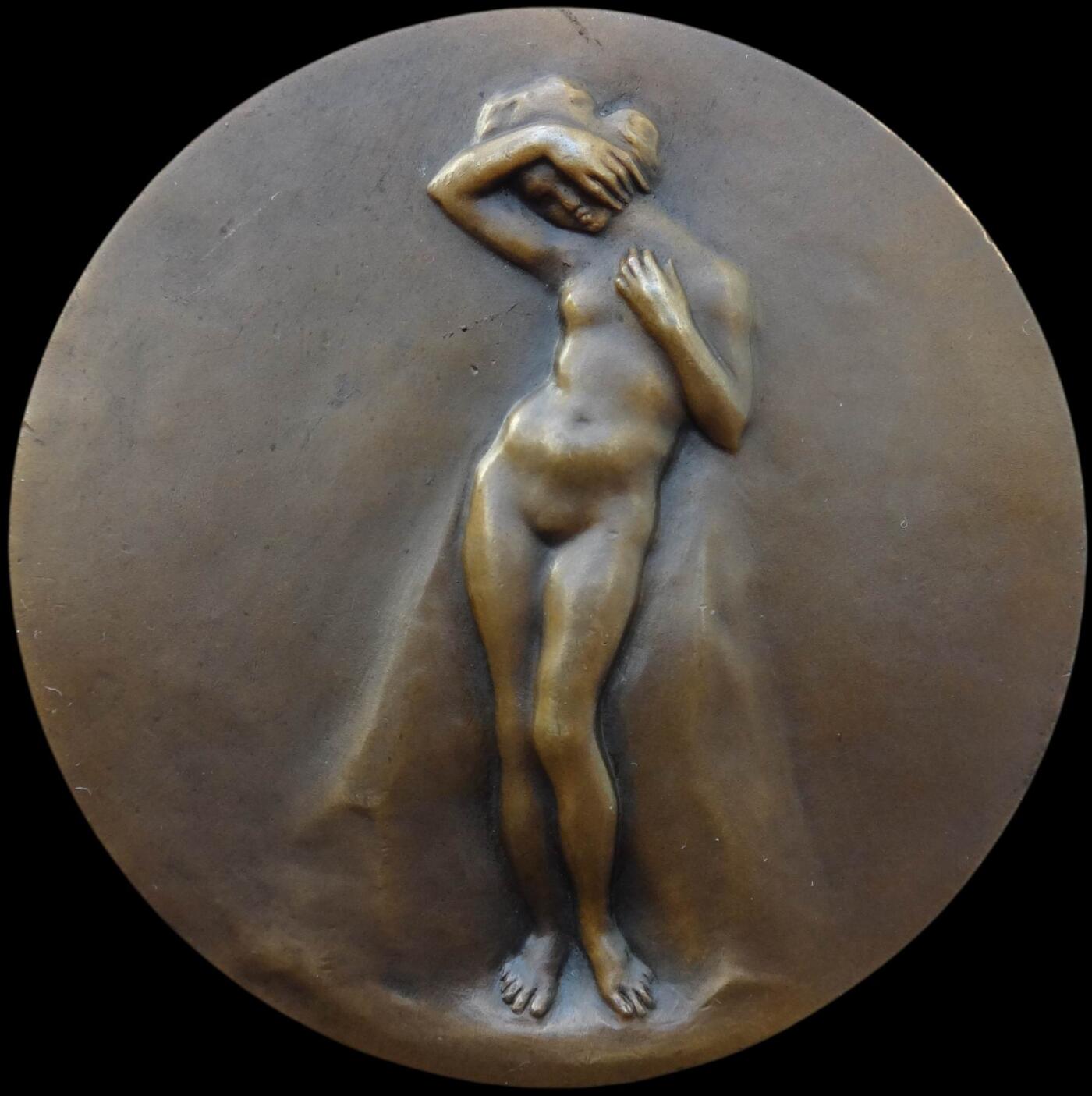 「木头集藏」“ 新岁撷珍”——章牌精品专场！ Louis Dejean～法国SAMF协会20号作品铜章“春天”，MS63 ，法兰西章牌之友协会（SAMF）1903年发行，直径：60mm，铜章发行量仅132枚，边铭：丰饶角BRONZE 火蝾螈 限量编号174。 路易·德让是法国著名雕塑家，创作了多座纪念碑和众多大型装饰雕塑，其小型雕塑作品被各大博物馆收藏。路易·德让尤其擅长人体，他为数不多的几件章牌作品都是人体章。最后几张图片是他的雕塑作品。