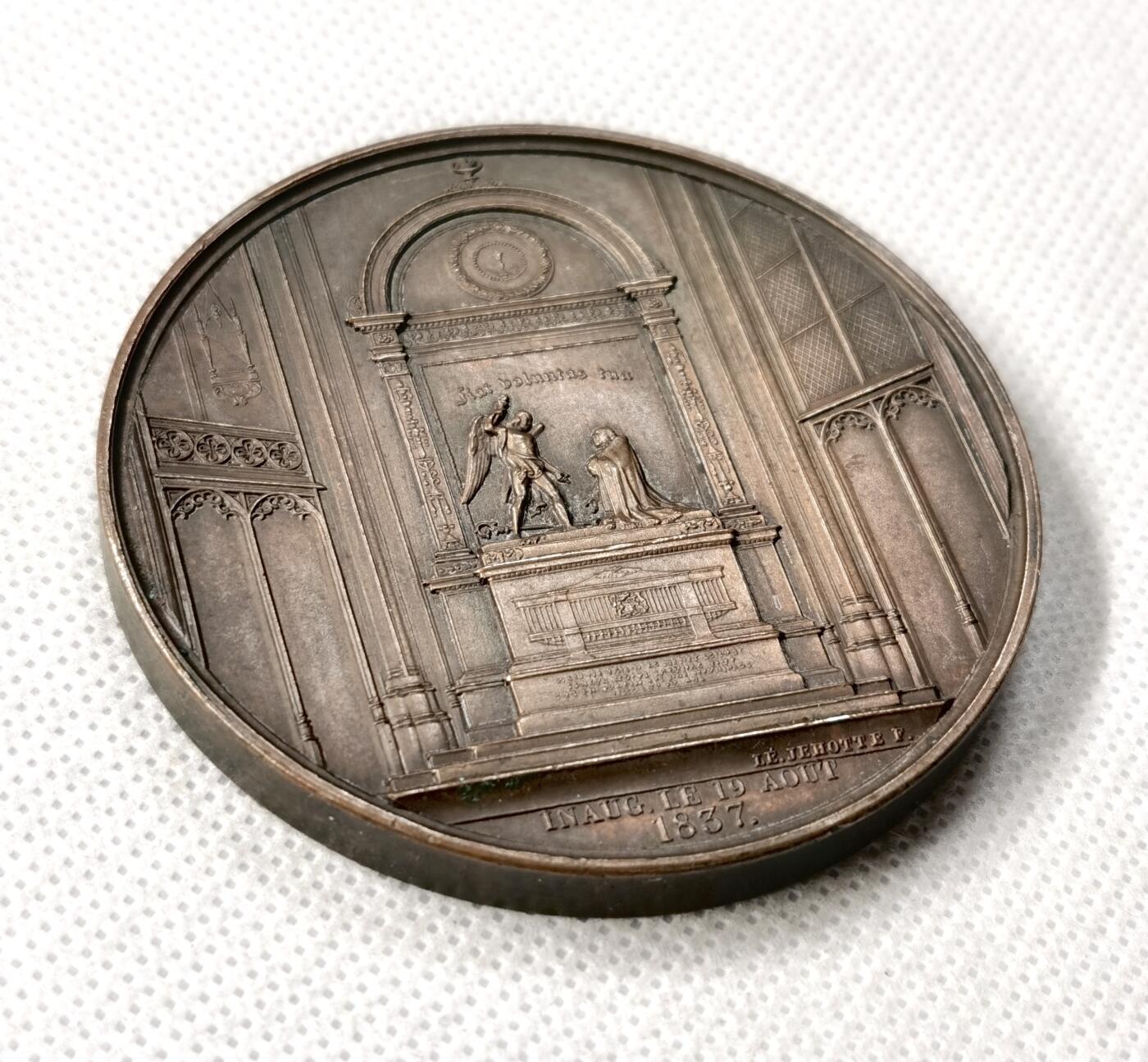 甄臻铺-世界币章拍卖（第49期）精品场拍品征集中，送拍享返佣金等优惠多多 比利时1831年纪念梅昂大主教青铜纪念章