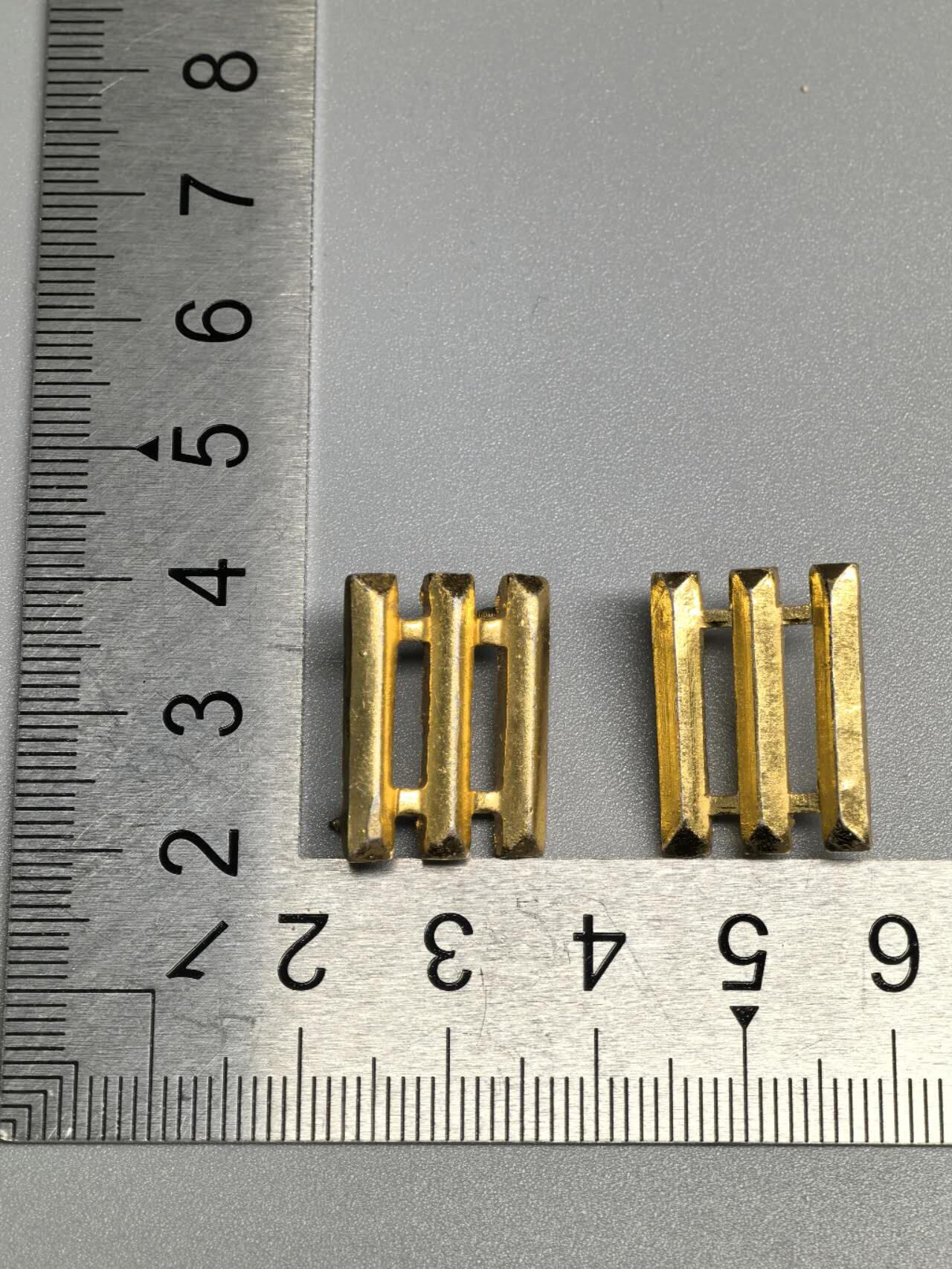 小驴勋章奖章收藏2月7日周六晚六点拍卖（珍爱和平，收藏战争，铭记历史，勿忘国耻，忠党爱国。有偿代拍，送拍规则在简介最后，参拍须阅读规则后再参拍，关系到运费包装发货时效真假辨别等关键信息，拍卖时不再发原图，看大图店主微信码在拍卖店铺介绍里）