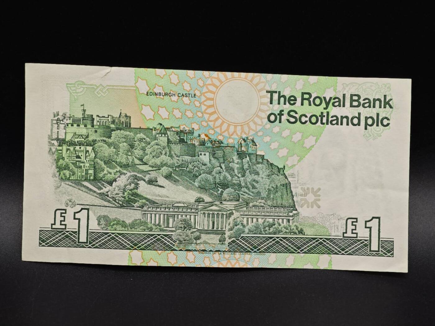 【淘币小摊】实时拍第八百六十五拍   纸币场    年前最后一周之前预留预留8号9号全部发出请更换最新收货地址不方便收货的请勿参拍或者顺丰到付 英国苏格兰皇家银行一镑纸币【有折】