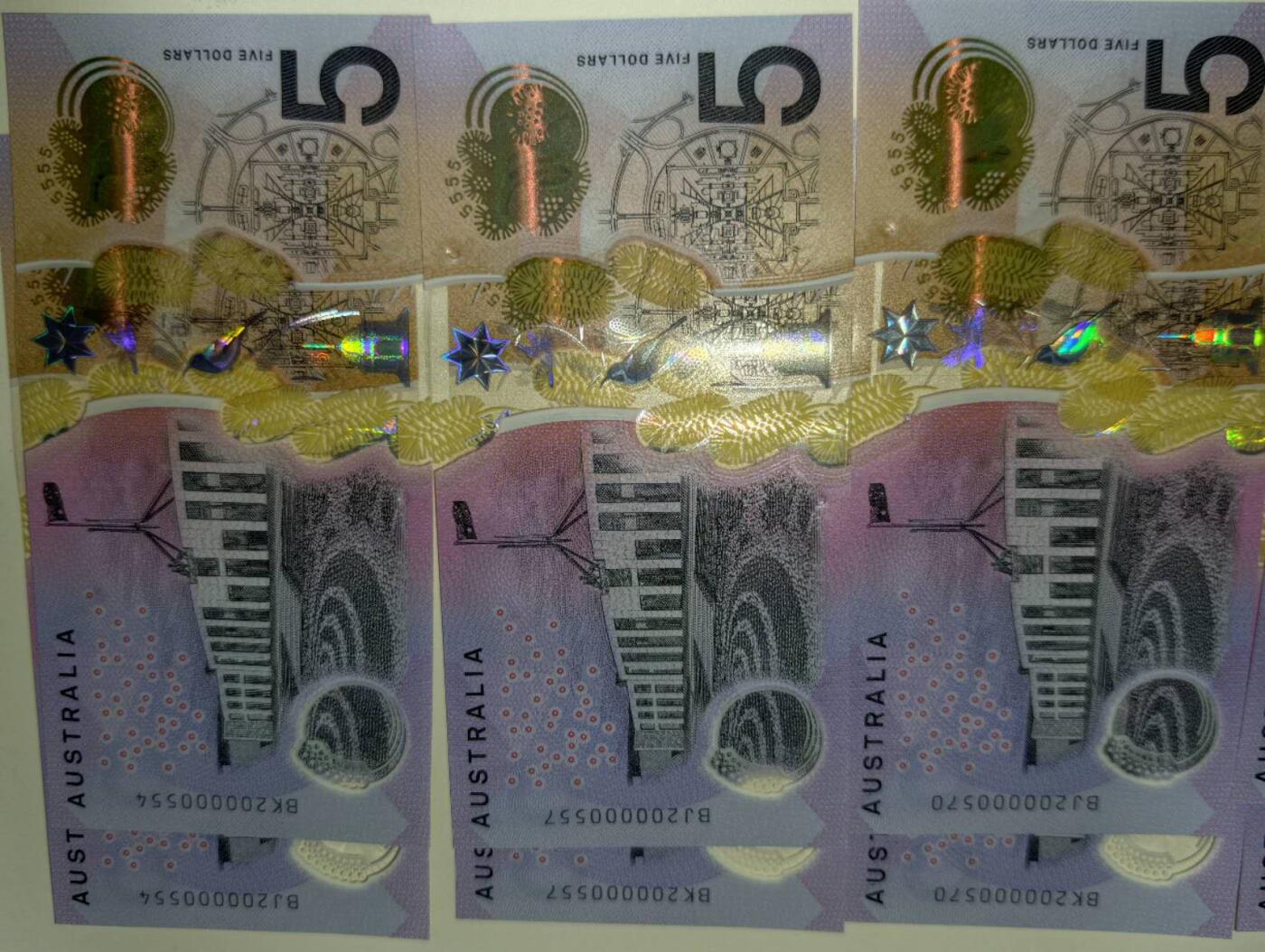 春节钱币瓷器清货捡漏拍场 【同号钞】澳大利亚新版明亮版5元塑料钞 全新UNC 六对同号12张，而且部分连号