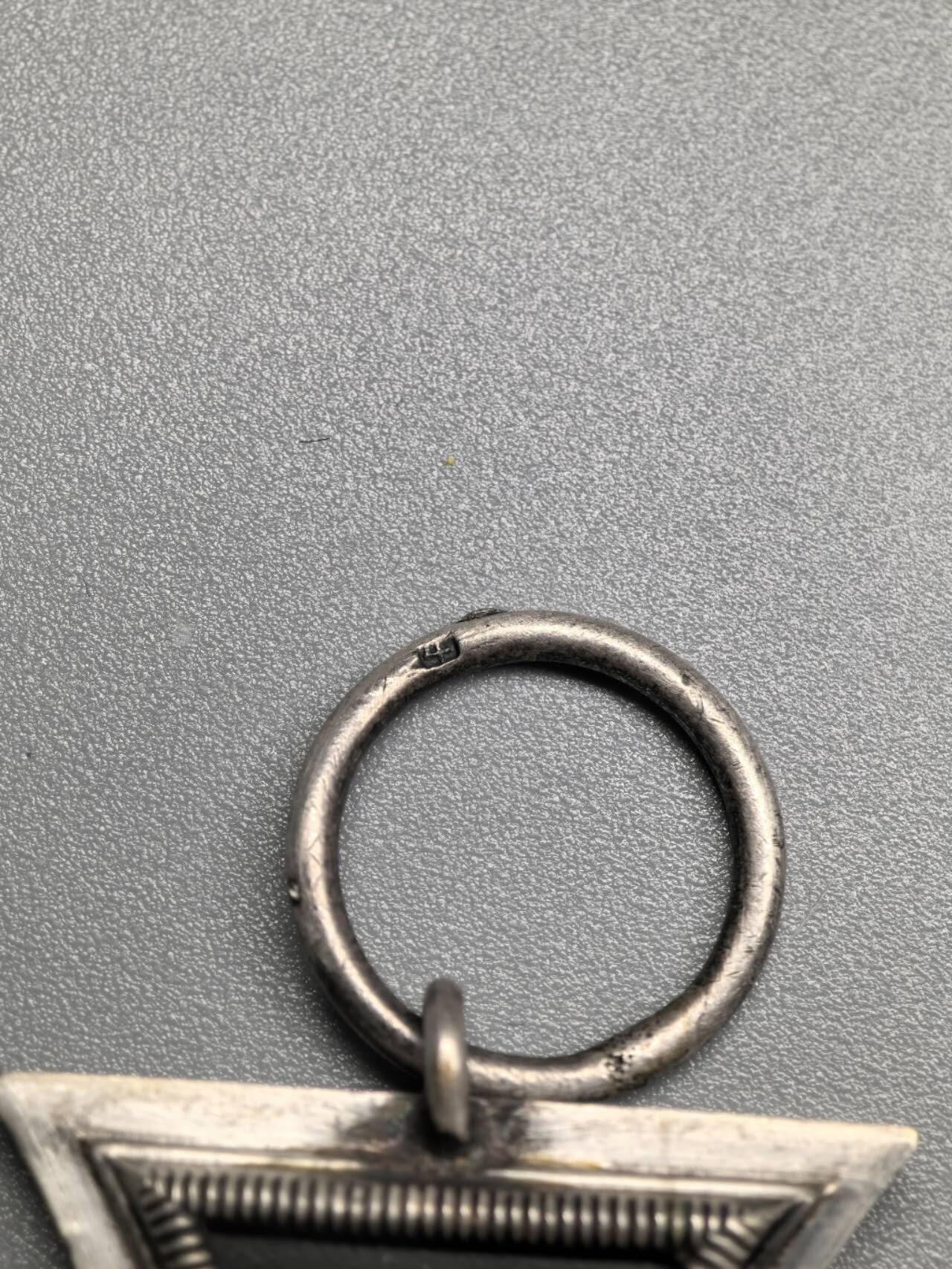 小驴勋章奖章收藏2月7日周六晚六点拍卖（珍爱和平，收藏战争，铭记历史，勿忘国耻，忠党爱国。有偿代拍，送拍规则在简介最后，参拍须阅读规则后再参拍，关系到运费包装发货时效真假辨别等关键信息，拍卖时不再发原图，看大图店主微信码在拍卖店铺介绍里）