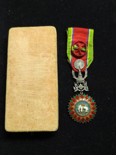 2026新年第一场  - 英国伦敦代工暹罗王国时期白象勋章 早期勋章严格限制人数 非常罕见 距今一百多年珐琅保存较好