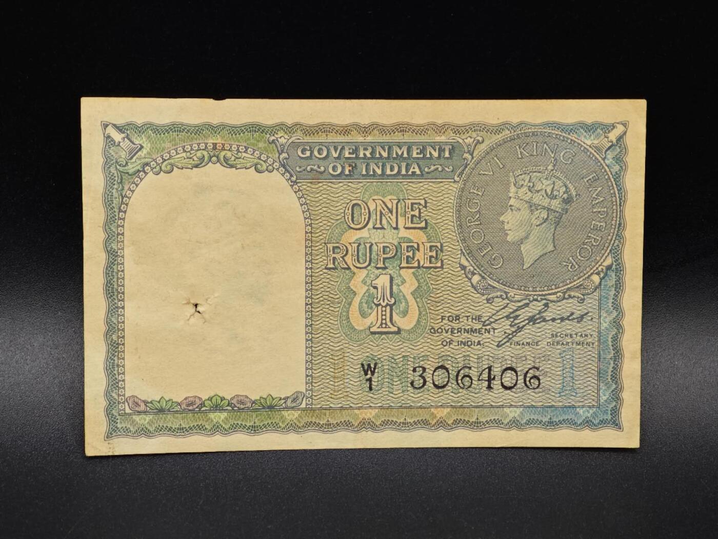 【淘币小摊】实时拍第八百六十五拍   纸币场    年前最后一周之前预留预留8号9号全部发出请更换最新收货地址不方便收货的请勿参拍或者顺丰到付 印度乔治六世一卢比纸币【有折】