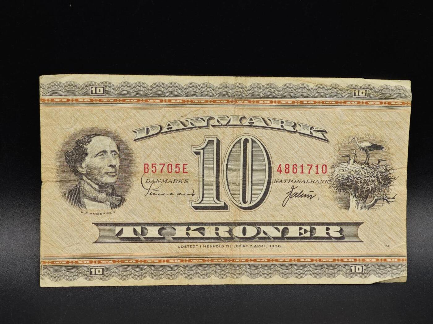 【淘币小摊】实时拍第八百六十五拍   纸币场    年前最后一周之前预留预留8号9号全部发出请更换最新收货地址不方便收货的请勿参拍或者顺丰到付