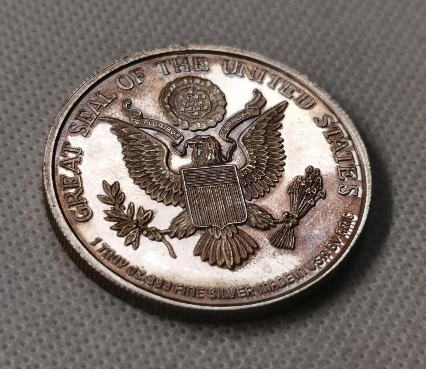 甄臻铺-世界币章拍卖（第49期）精品场拍品征集中，送拍享返佣金等优惠多多 1988美国1盎司银章（含银99.9%)