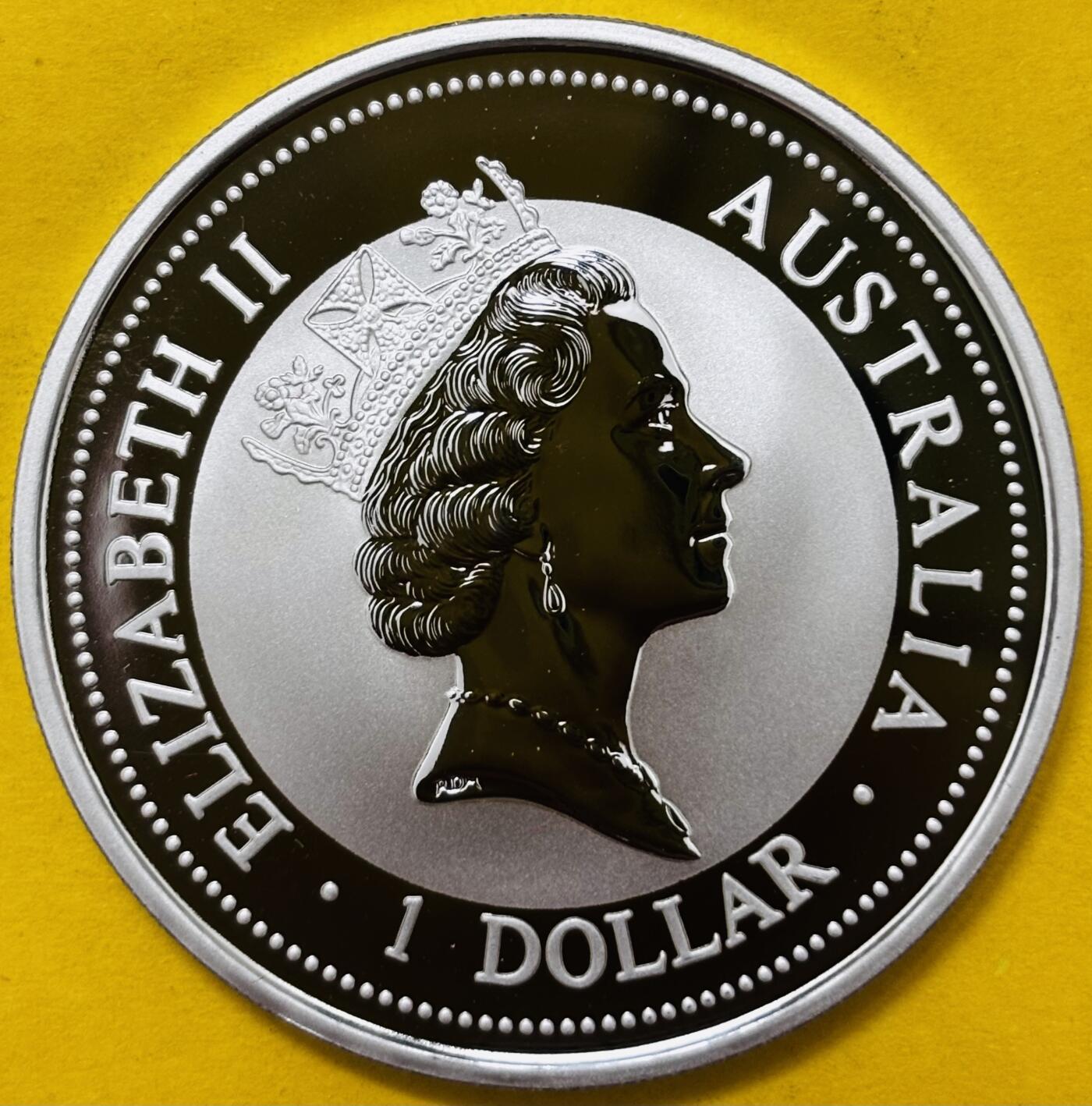 【金马踏春，泉马奔腾】2026 年新年贺岁场，（定于年初五接财神截拍）祝各位老板马到成功，马上有钱，愿岁岁平安喜乐顺遂 原盒带证书收藏 1997 年澳大利亚翠鸟系列 1 盎司大银币带 0.5 克纯银龙密印 31.635 克 999 纯银