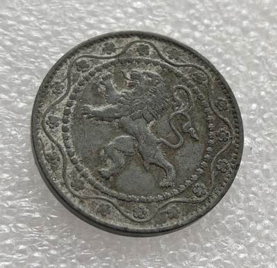 外国优质老铜币高银银币，周六九点倒数截拍，满百包邮，持续收拍，年后发货 - 比利时 1915 年25 分锌质硬币，正值一战期间比利时被德国占领的特殊时期。因战争导致铜、银等金属资源匮乏，锌作为廉价替代材质被用于铸币，币面的雄狮图案延续了比利时国徽元素，见证了战时经济困境与国家身份的维系。