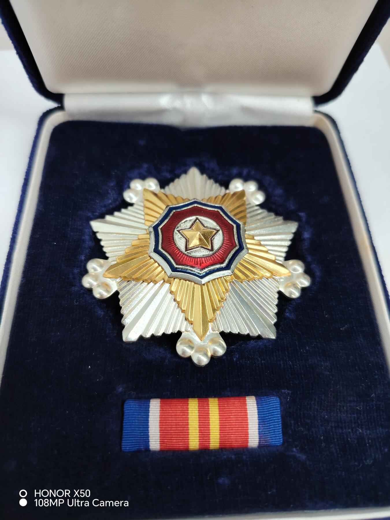 城南花开💐💐💐86场（节后发货） 朝鲜二级国旗带盒