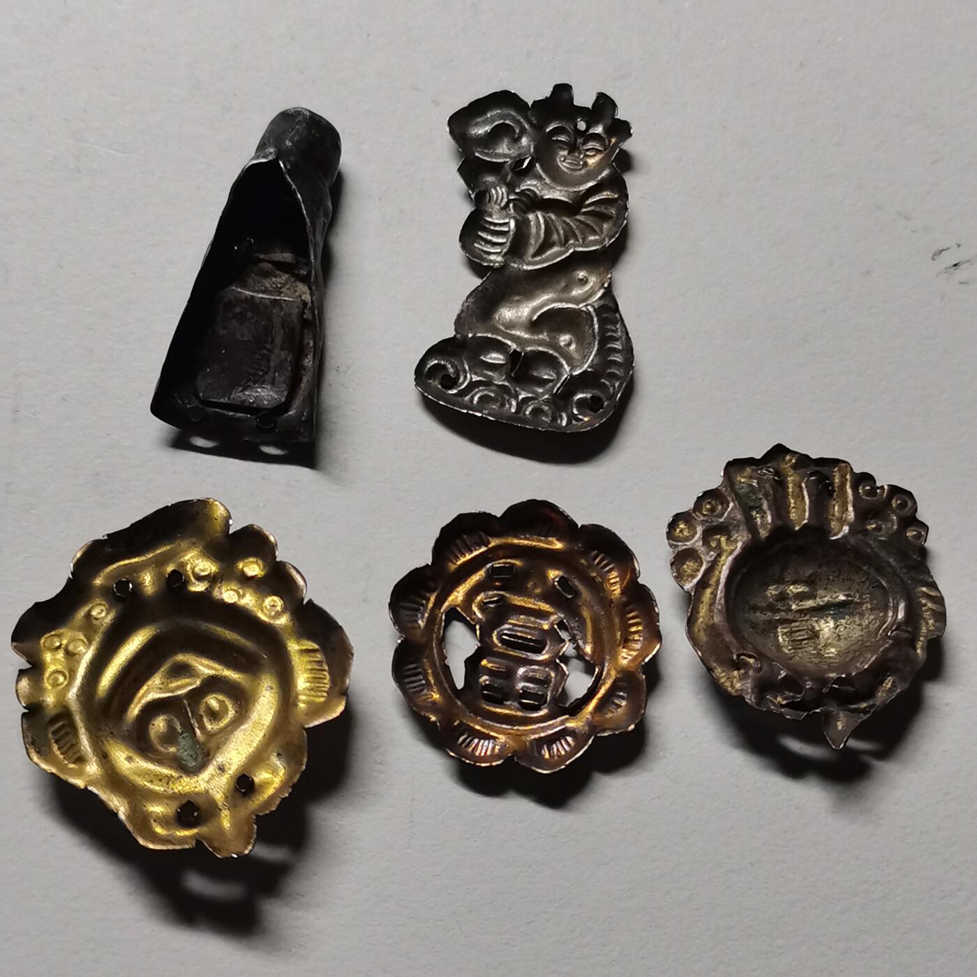 杂件专场99期 清末民国鎏金银和鎏金铜，上面两个银