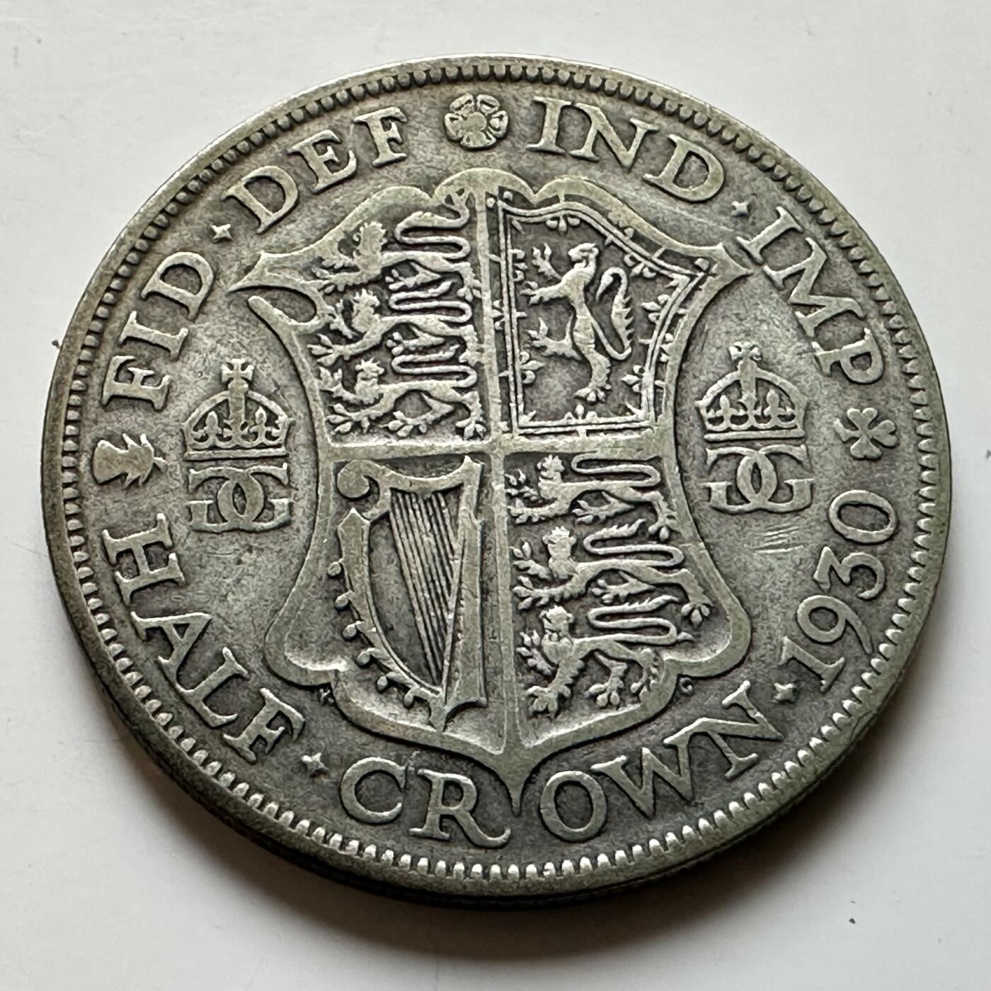 🌹外币初藏🌹🐯2026年第17场 快递将在12号停运 年前需发货的抓紧 ，年后正月十五恢复发货 英国1930年1/2克朗银币 14.1克50%银