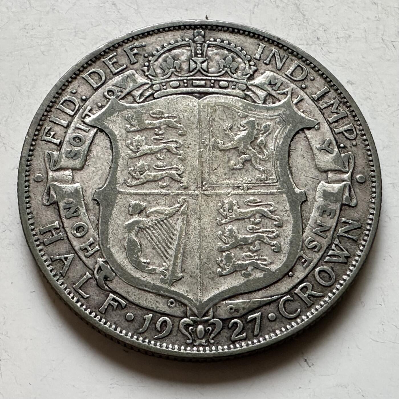 🌹外币初藏🌹🐯2026年第17场 快递将在12号停运 年前需发货的抓紧 ，年后正月十五恢复发货 英国1927年1/2克朗银币 14.1克50%银