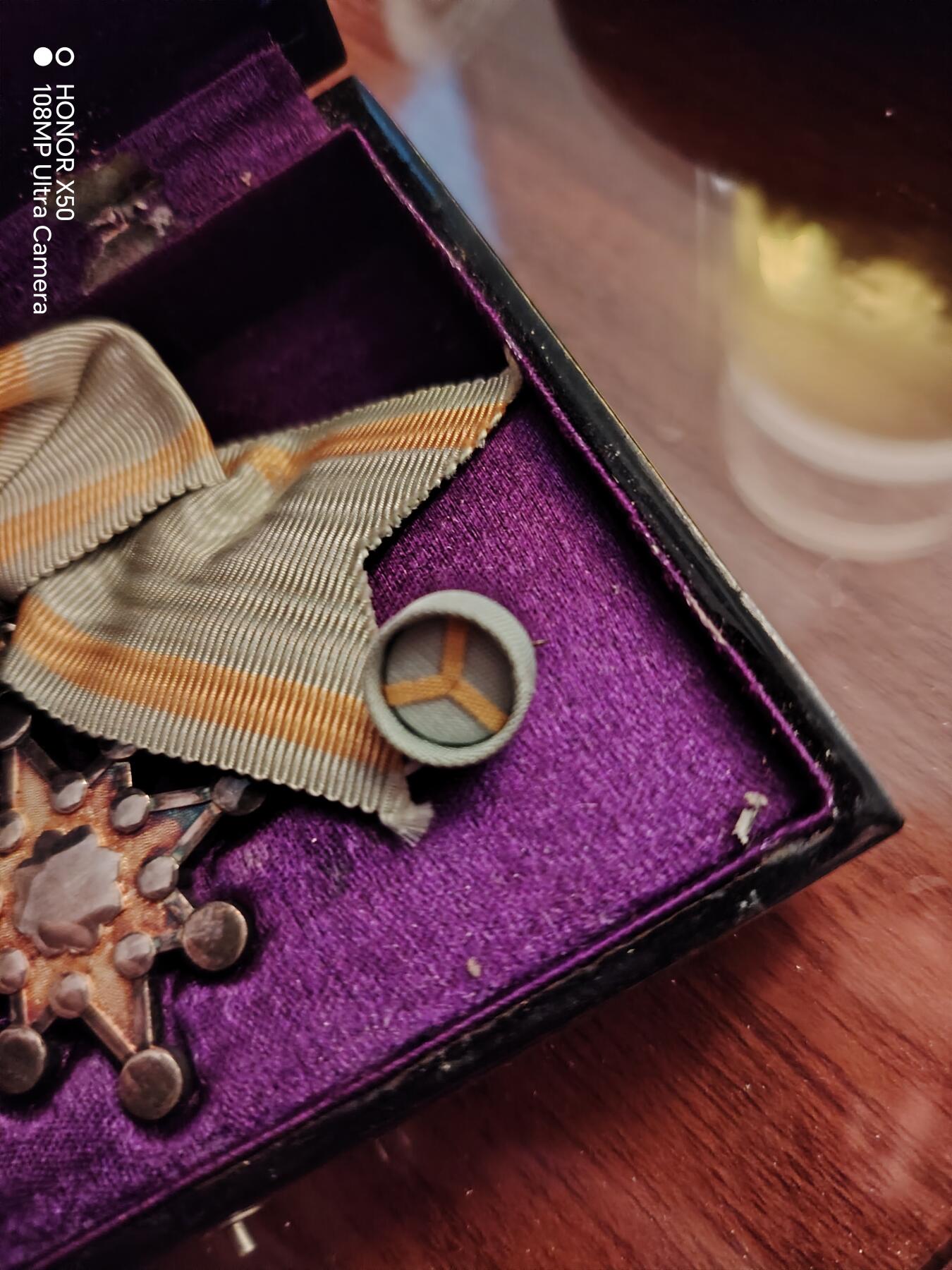 城南花开💐💐💐86场（节后发货） 银女八等战时版瑞宝带盒略