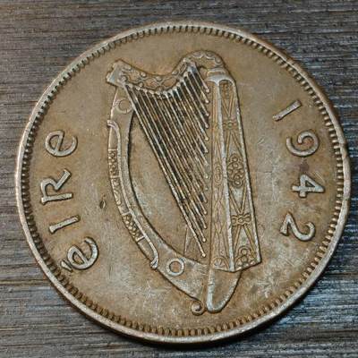 【铜匠收藏】★第147★散币专场 不寄存，30包邮。不满30元，支付5元运费。《接受代拍 代送NGC评级》 99【无寄存】爱尔兰 1942年 母鸡带小鸡 1便士 铜币