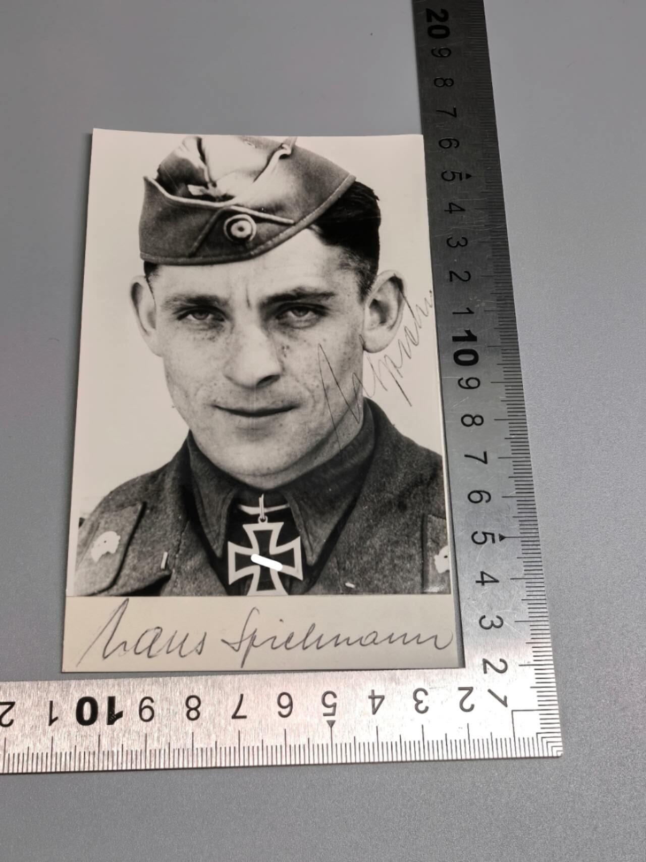 小驴勋章奖章收藏2月7日周六晚六点拍卖（珍爱和平，收藏战争，铭记历史，勿忘国耻，忠党爱国。有偿代拍，送拍规则在简介最后，参拍须阅读规则后再参拍，关系到运费包装发货时效真假辨别等关键信息，拍卖时不再发原图，看大图店主微信码在拍卖店铺介绍里）