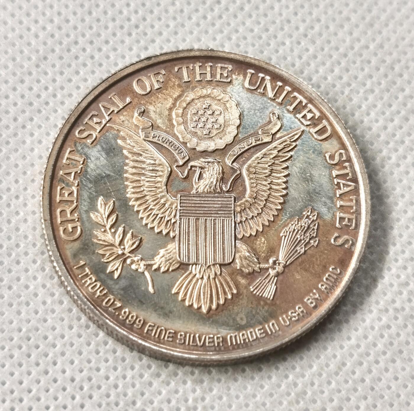 甄臻铺-世界币章拍卖（第49期）精品场拍品征集中，送拍享返佣金等优惠多多 1988美国1盎司银章（含银99.9%)