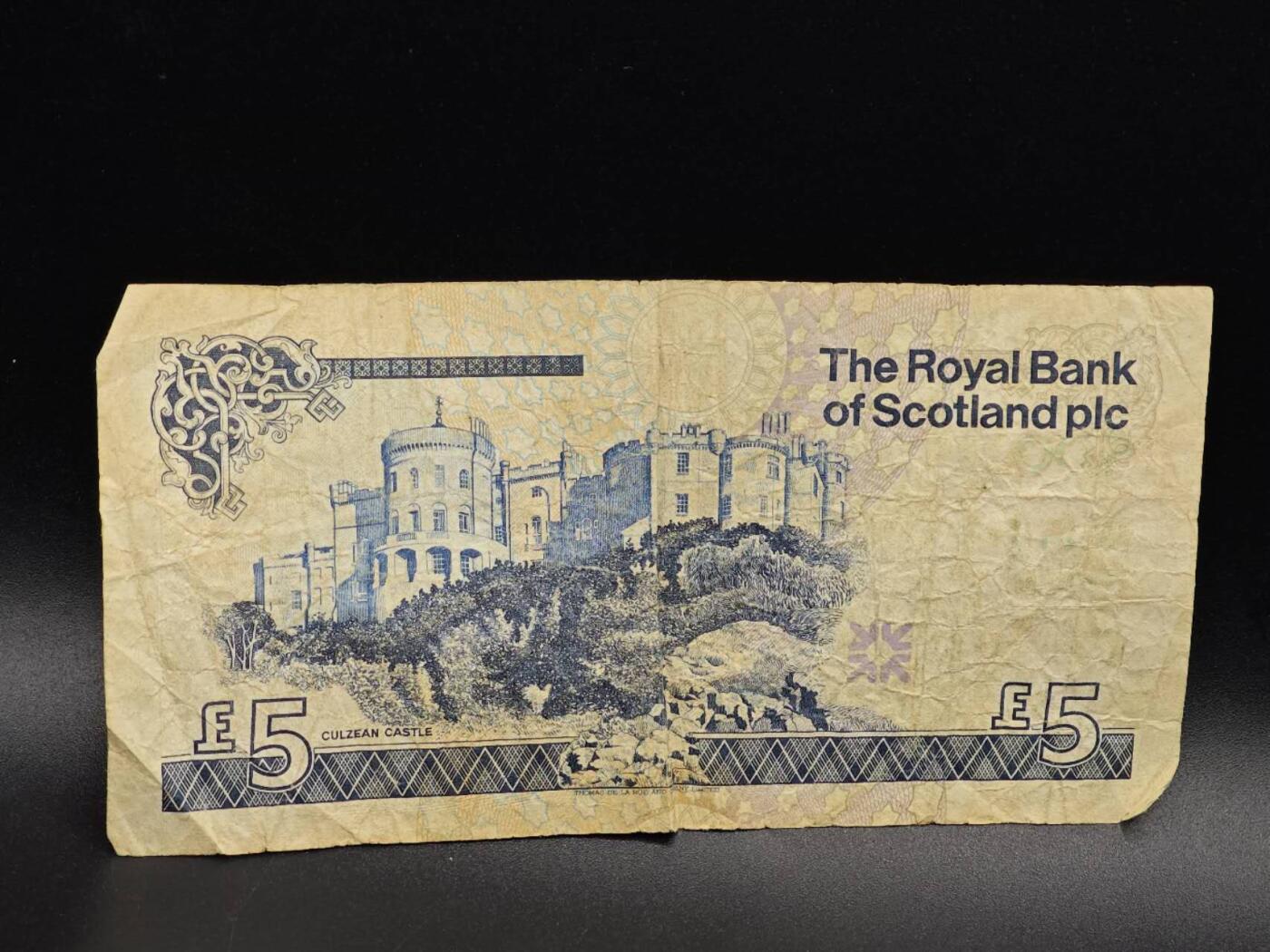 【淘币小摊】实时拍第八百六十五拍   纸币场    年前最后一周之前预留预留8号9号全部发出请更换最新收货地址不方便收货的请勿参拍或者顺丰到付 英国苏格兰皇家银行一镑纸币【有折】